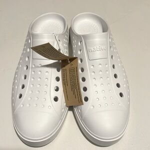 Native Jefferson Clogs NWT